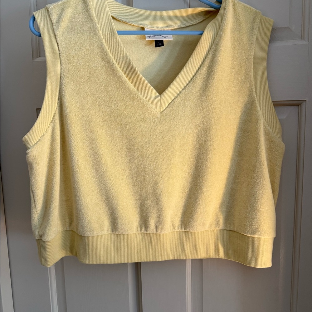 Universal Thread Yellow Sleeveless Crop Tank Top